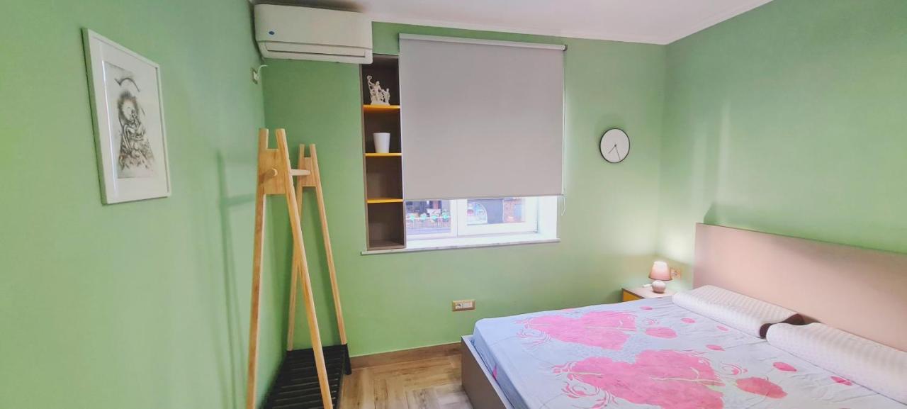 Apartamento 2V1 - Sheshi Willson Tirana Exterior foto